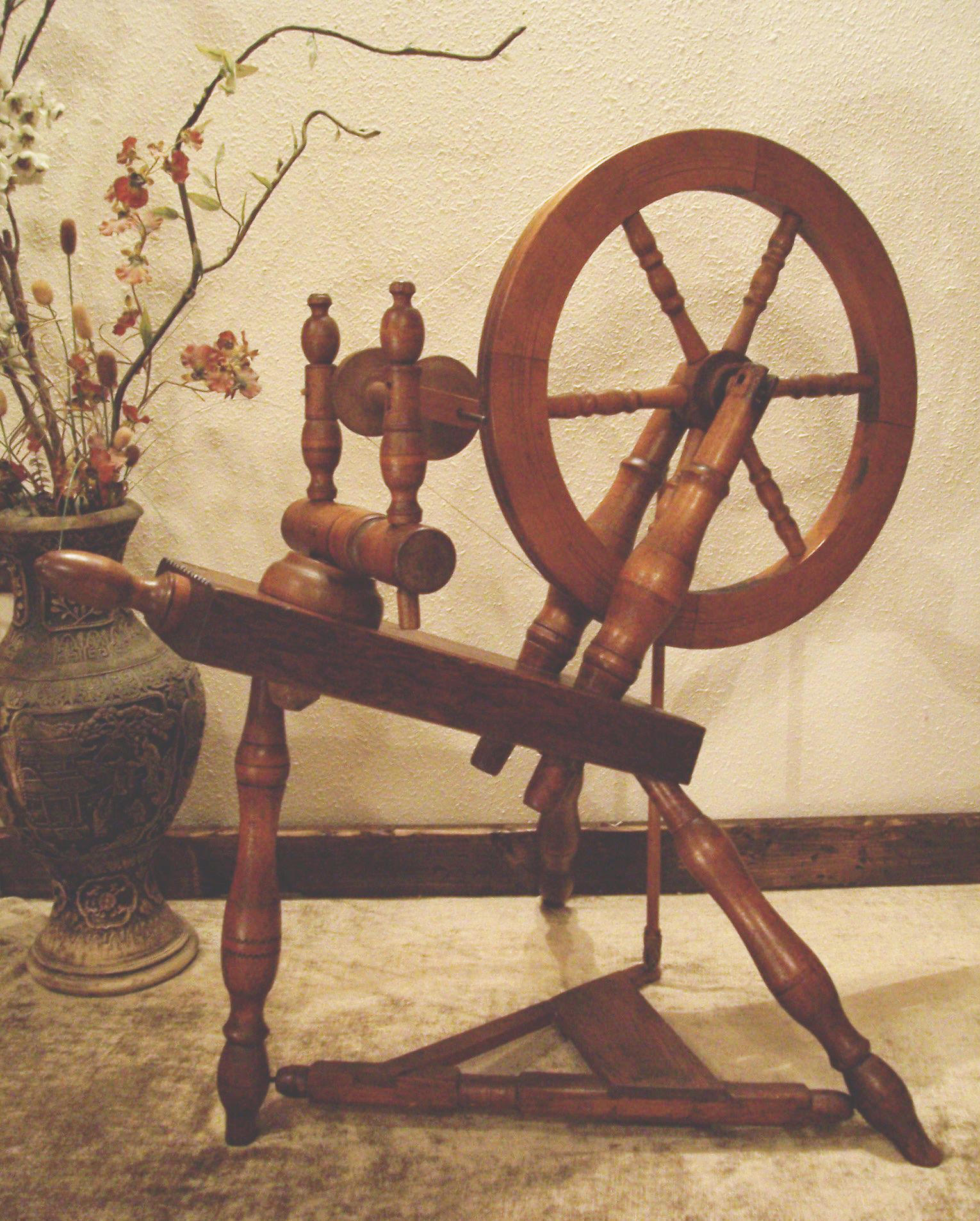 Finding a beautiful vintage Norwegian spinning wheel - The Cozy Cuttlefish